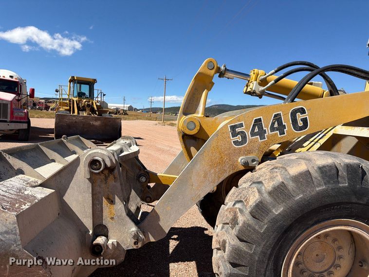 image for item FM7657 1995 John Deere 544G wheel loader