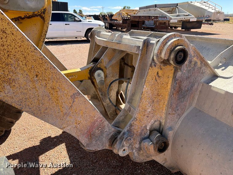 image for item FM7657 1995 John Deere 544G wheel loader