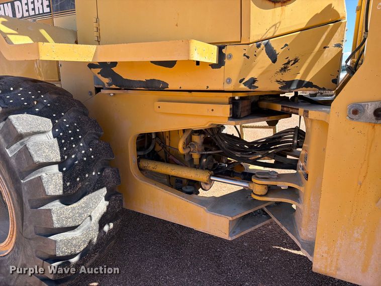 image for item FM7657 1995 John Deere 544G wheel loader