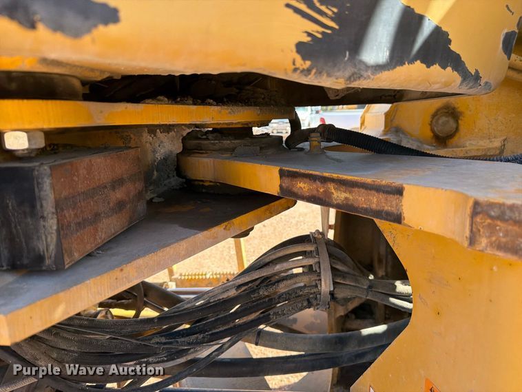 image for item FM7657 1995 John Deere 544G wheel loader