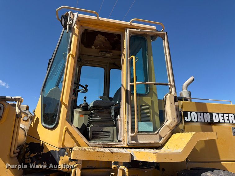 image for item FM7657 1995 John Deere 544G wheel loader