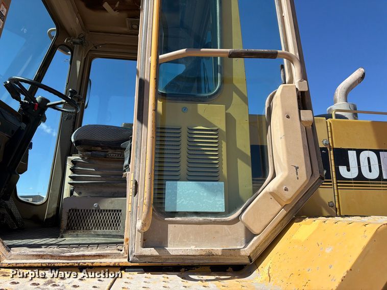 image for item FM7657 1995 John Deere 544G wheel loader