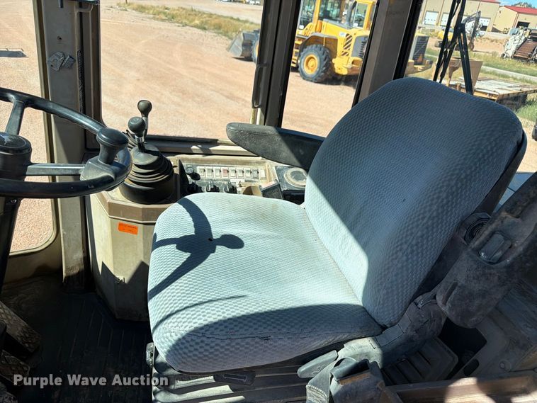 image for item FM7657 1995 John Deere 544G wheel loader