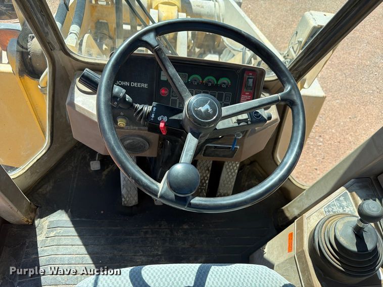 image for item FM7657 1995 John Deere 544G wheel loader