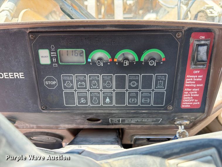image for item FM7657 1995 John Deere 544G wheel loader