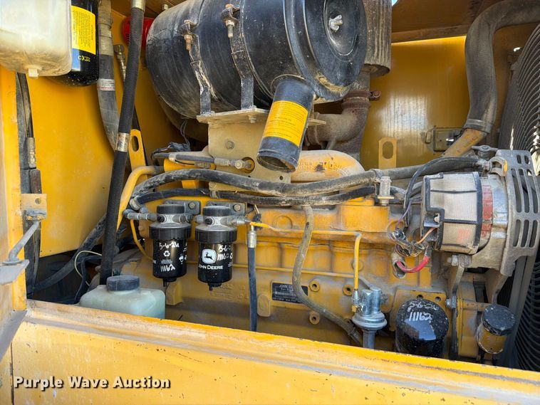 image for item FM7657 1995 John Deere 544G wheel loader