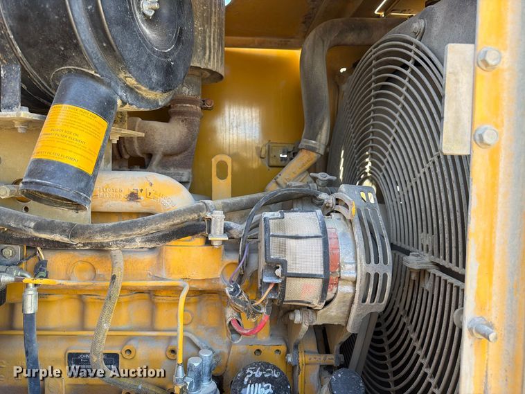 image for item FM7657 1995 John Deere 544G wheel loader