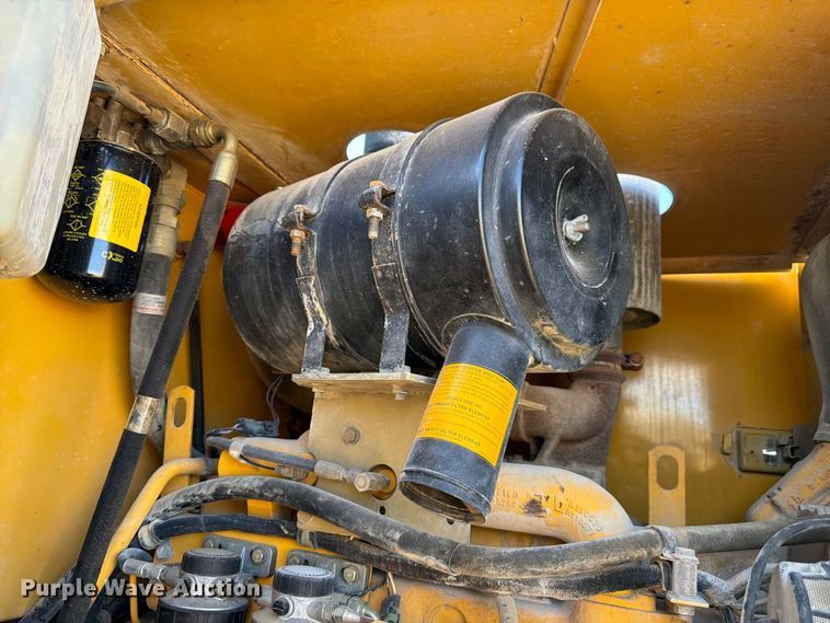image for item FM7657 1995 John Deere 544G wheel loader