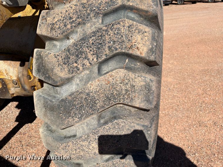 image for item FM7657 1995 John Deere 544G wheel loader