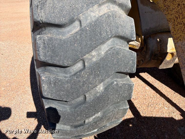 image for item FM7657 1995 John Deere 544G wheel loader