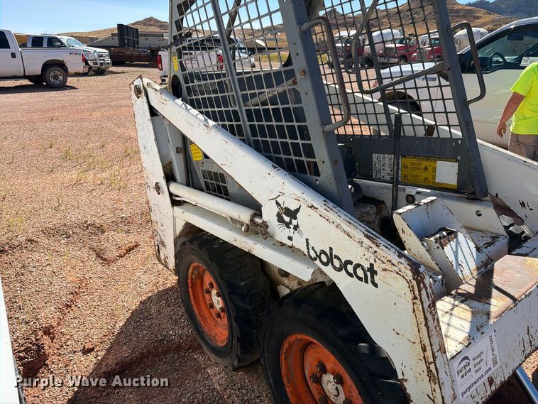 image for item FM7662 1988 Bobcat 542B skid steer loader