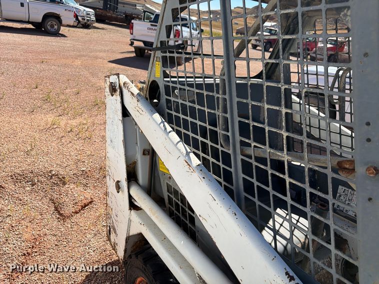 image for item FM7662 1988 Bobcat 542B skid steer loader