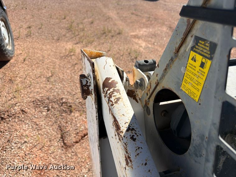 image for item FM7662 1988 Bobcat 542B skid steer loader