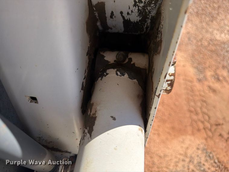 image for item FM7662 1988 Bobcat 542B skid steer loader