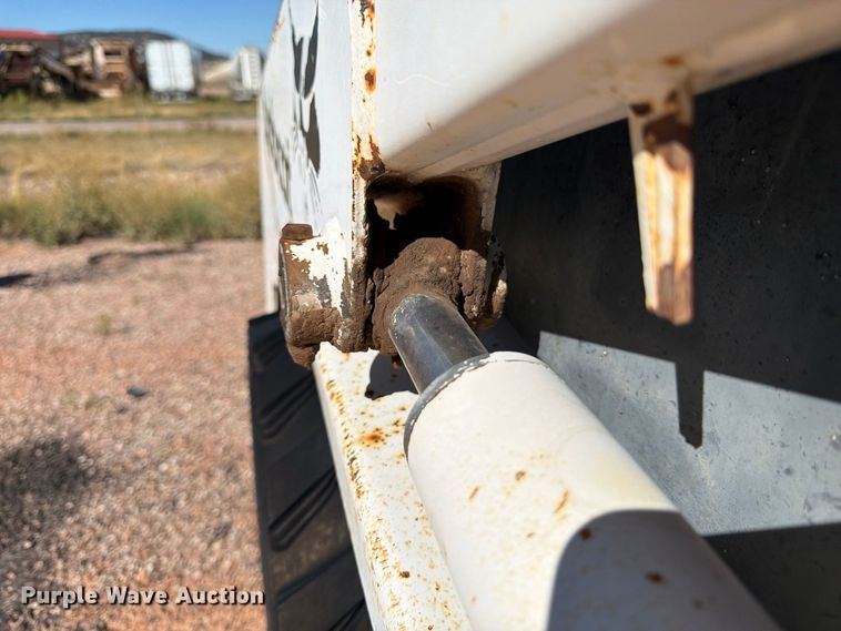 image for item FM7662 1988 Bobcat 542B skid steer loader