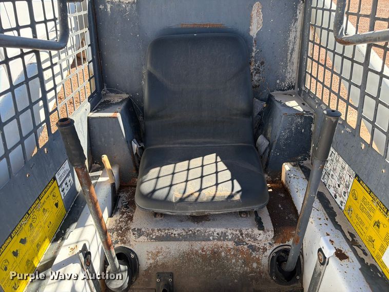 image for item FM7662 1988 Bobcat 542B skid steer loader