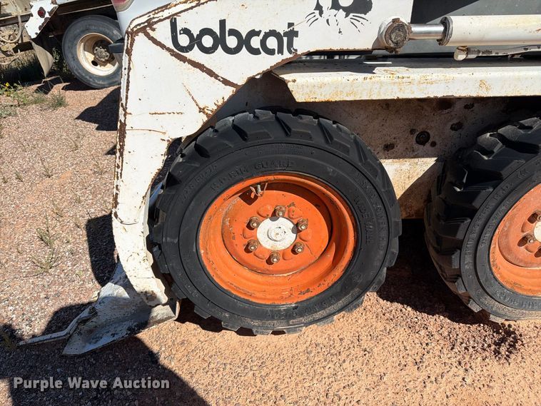 image for item FM7662 1988 Bobcat 542B skid steer loader