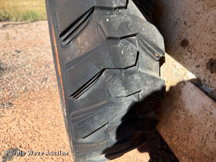 image for item FM7662 1988 Bobcat 542B skid steer loader