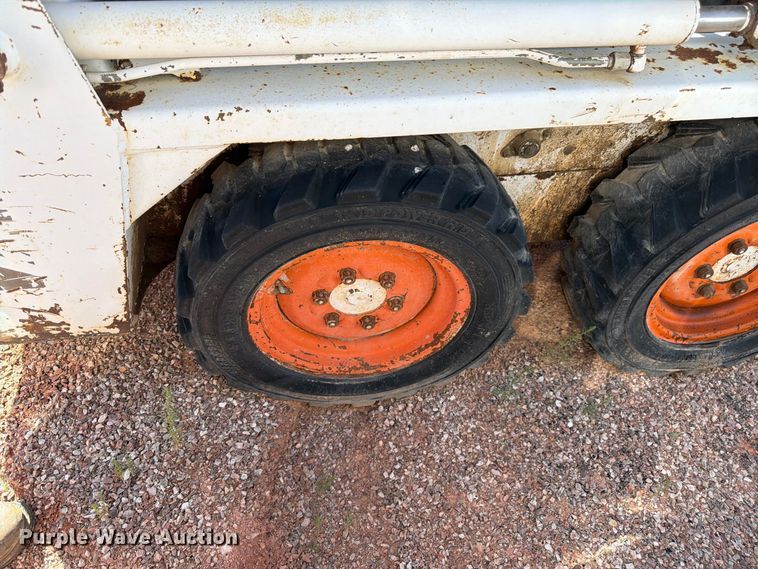 image for item FM7662 1988 Bobcat 542B skid steer loader