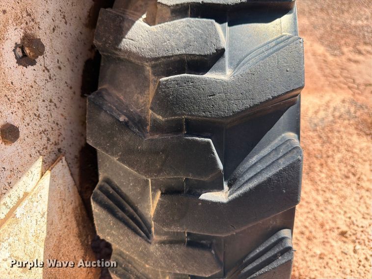 image for item FM7662 1988 Bobcat 542B skid steer loader