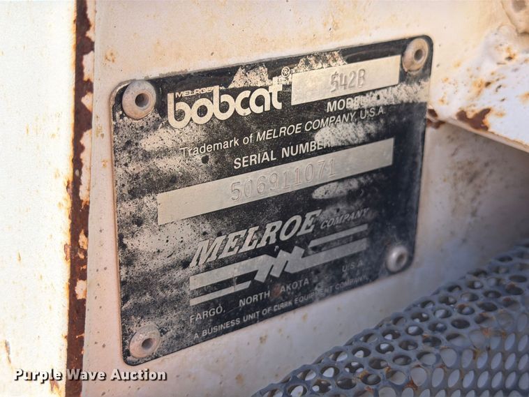 image for item FM7662 1988 Bobcat 542B skid steer loader