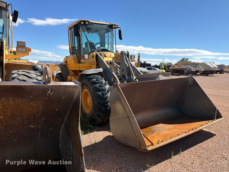 image for item FM7671 2010 Volvo L70F wheel loader