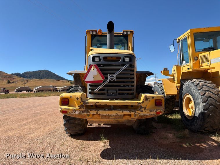 image for item FM7671 2010 Volvo L70F wheel loader