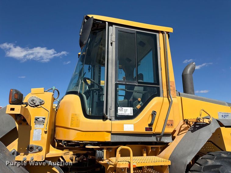 image for item FM7671 2010 Volvo L70F wheel loader