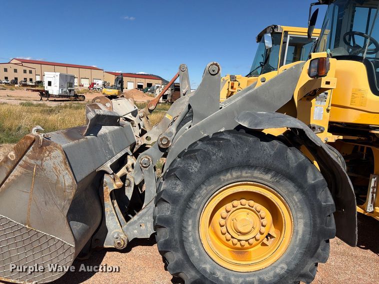 image for item FM7671 2010 Volvo L70F wheel loader