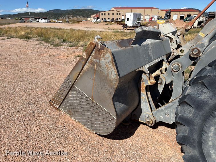 image for item FM7671 2010 Volvo L70F wheel loader