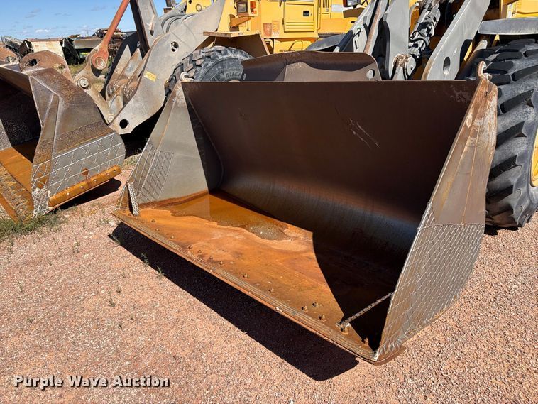 image for item FM7671 2010 Volvo L70F wheel loader