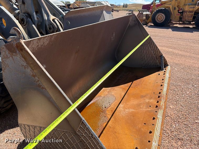 image for item FM7671 2010 Volvo L70F wheel loader