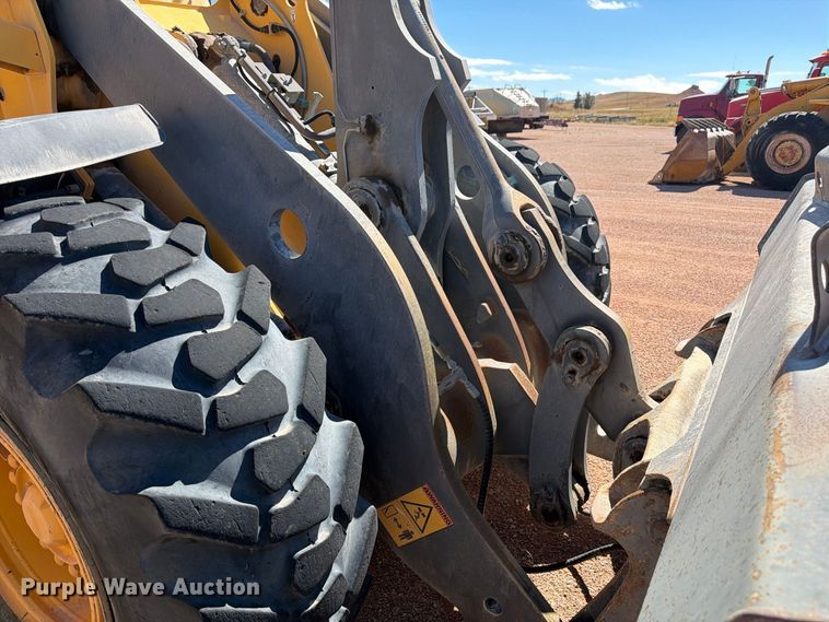image for item FM7671 2010 Volvo L70F wheel loader