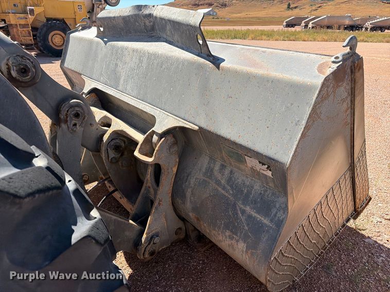 image for item FM7671 2010 Volvo L70F wheel loader