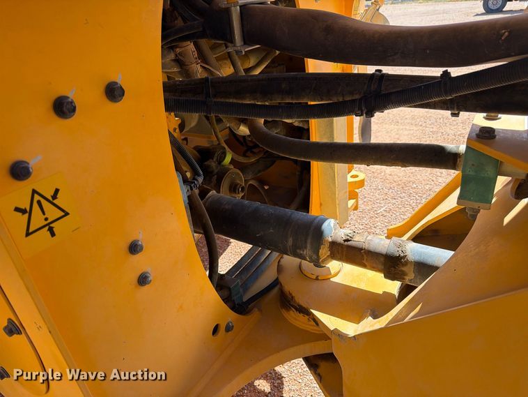image for item FM7671 2010 Volvo L70F wheel loader