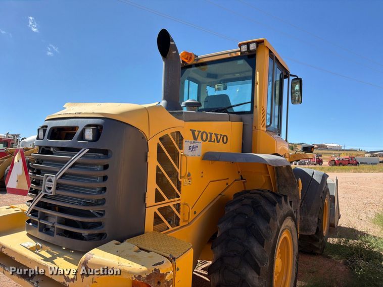 image for item FM7671 2010 Volvo L70F wheel loader