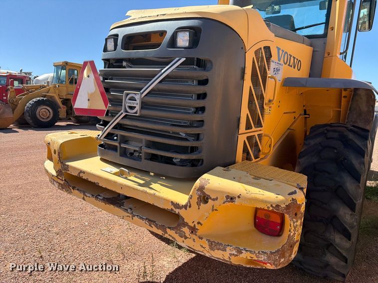image for item FM7671 2010 Volvo L70F wheel loader