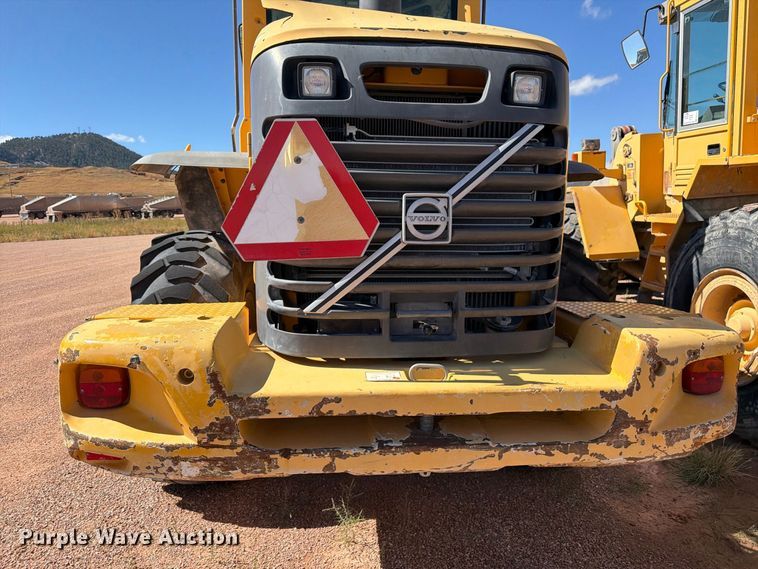 image for item FM7671 2010 Volvo L70F wheel loader