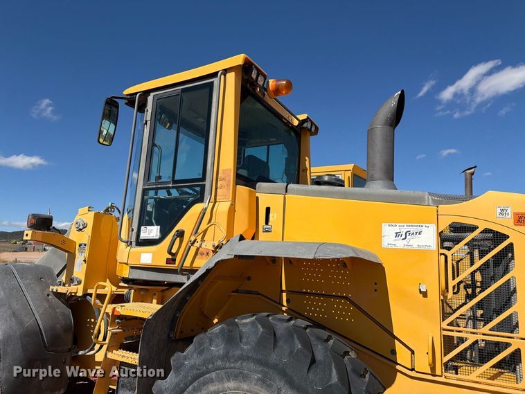 image for item FM7671 2010 Volvo L70F wheel loader