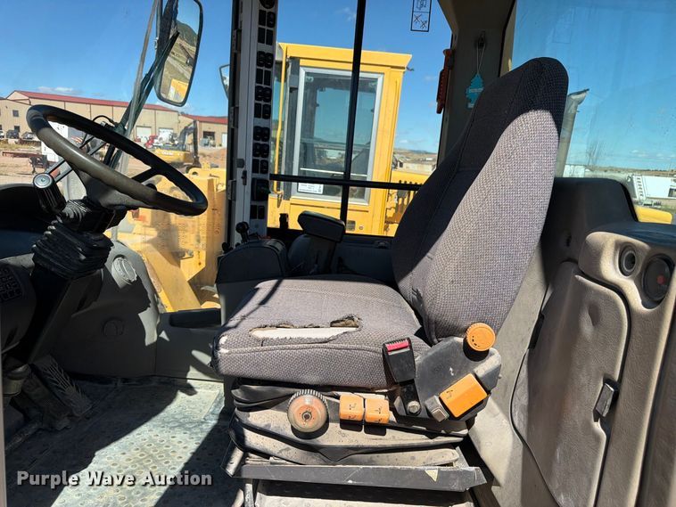 image for item FM7671 2010 Volvo L70F wheel loader