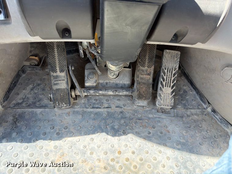 image for item FM7671 2010 Volvo L70F wheel loader