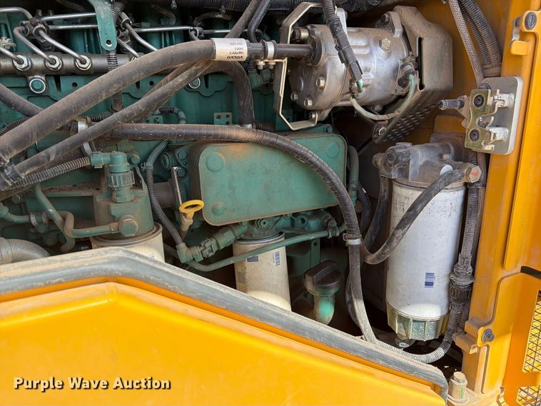 image for item FM7671 2010 Volvo L70F wheel loader