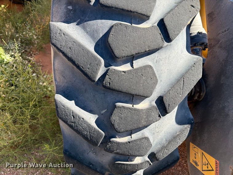 image for item FM7671 2010 Volvo L70F wheel loader