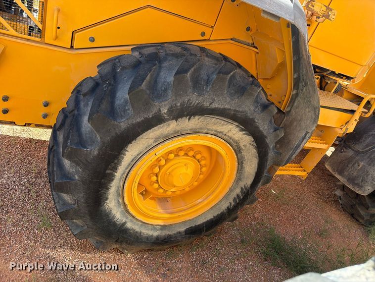 image for item FM7671 2010 Volvo L70F wheel loader