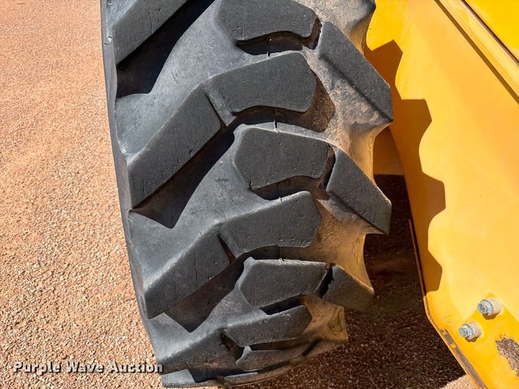 image for item FM7671 2010 Volvo L70F wheel loader