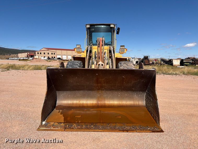 image for item FM7672 Volvo L120C wheel loader