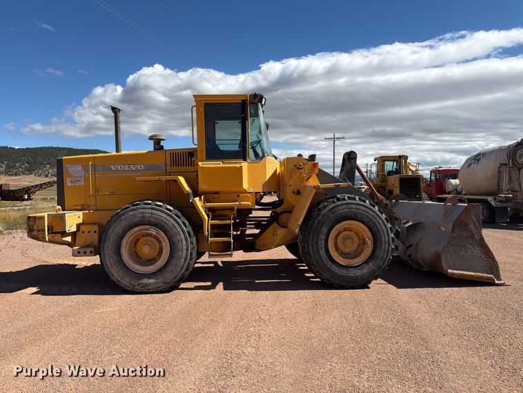image for item FM7672 Volvo L120C wheel loader