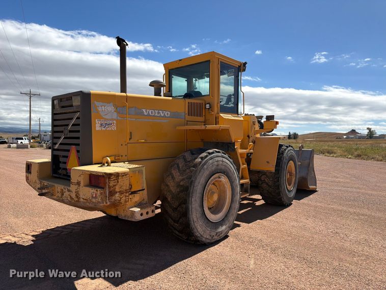 image for item FM7672 Volvo L120C wheel loader