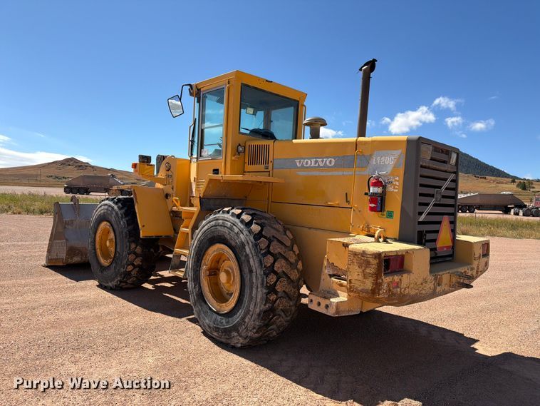 image for item FM7672 Volvo L120C wheel loader