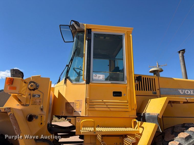 image for item FM7672 Volvo L120C wheel loader